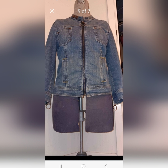 Calvin Klein. Small Womans blue jean jacket. Zipper - Picture 5 of 6